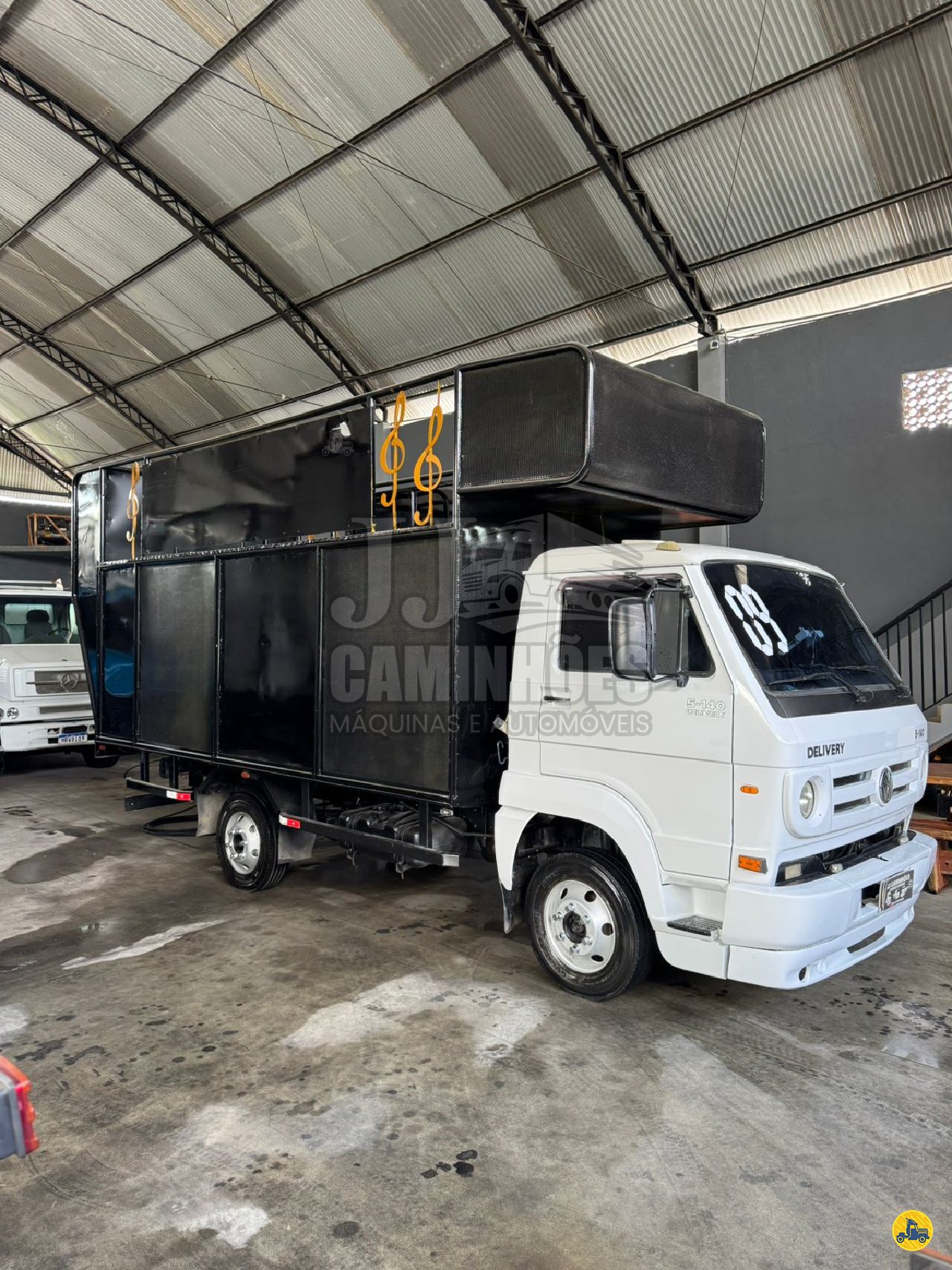 CAMINHAO VOLKSWAGEN DELIVERY EXPRESS Trio Elétrico 3/4 4x2 JJ Caminhões Máquinas e Automóveis CACHOEIRAS DE MACACU RIO DE JANEIRO RJ